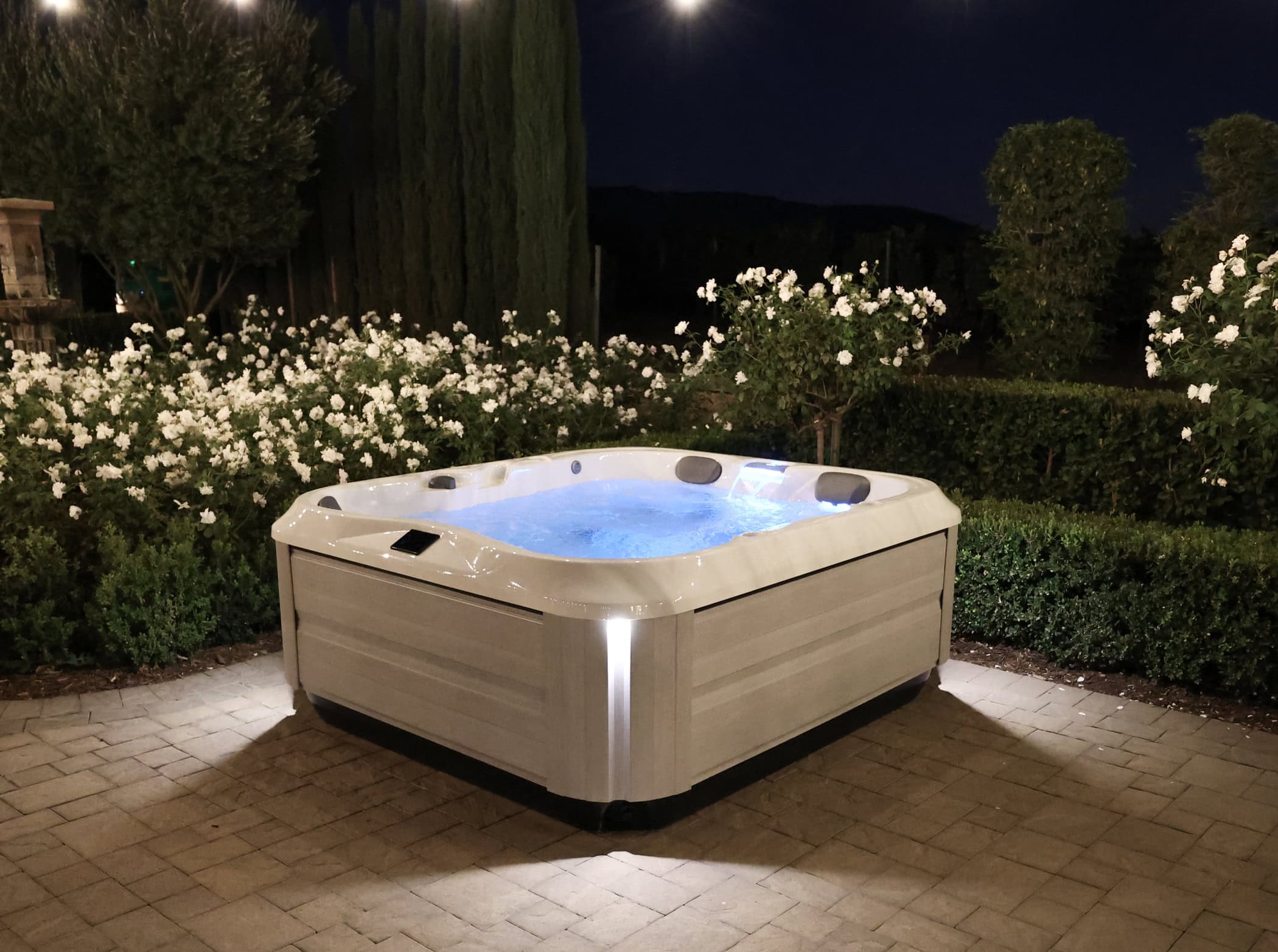 Jacuzzi Hot Tub J 325 Platinum BrushedGray Patio04